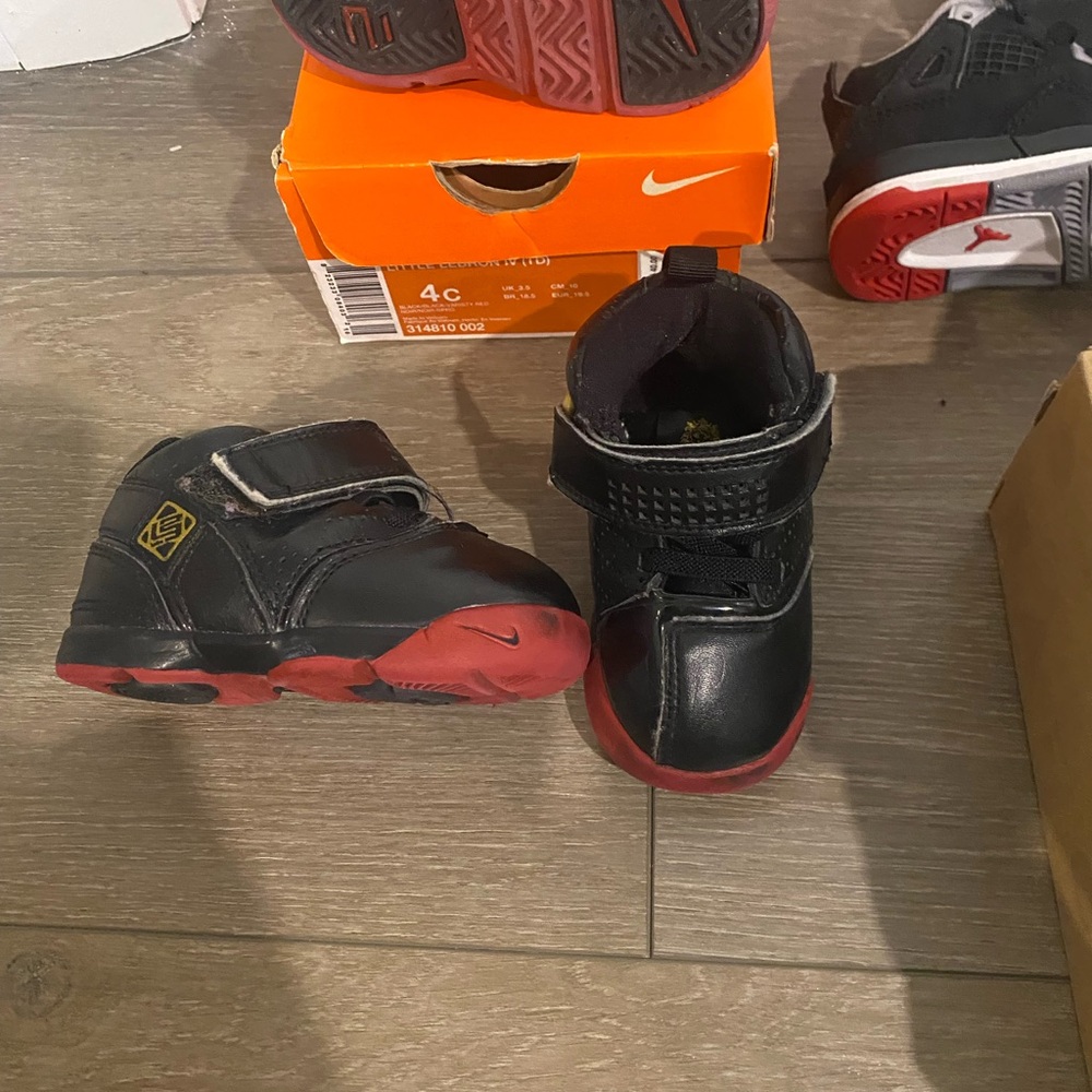 5 Pairs of Toddler Sneakers Nike / Timberland / Lebron